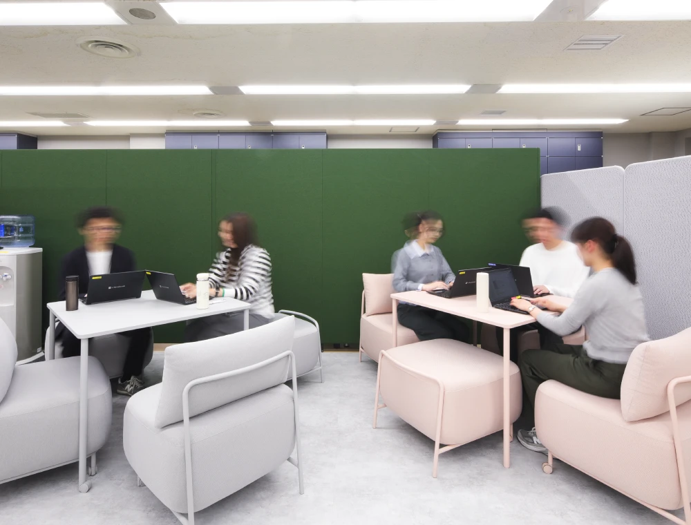 人と人をつなぎ、新たな発想を育むフリーアドレスオフィス。 ギャラリー画像 3